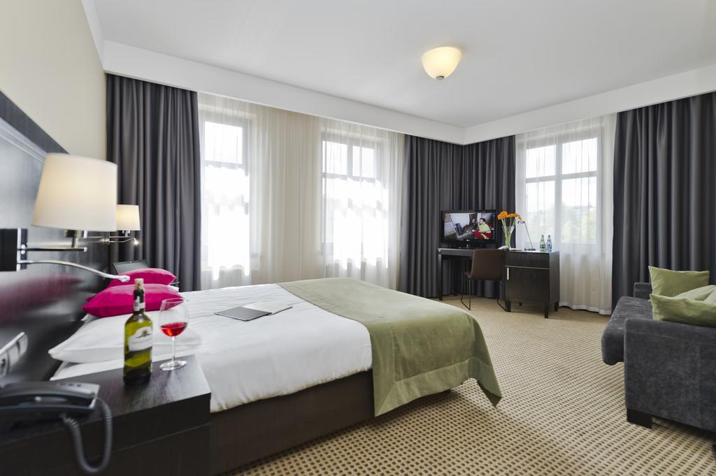 Hotel Fado Spa & Restaurant Swidnica  Room photo